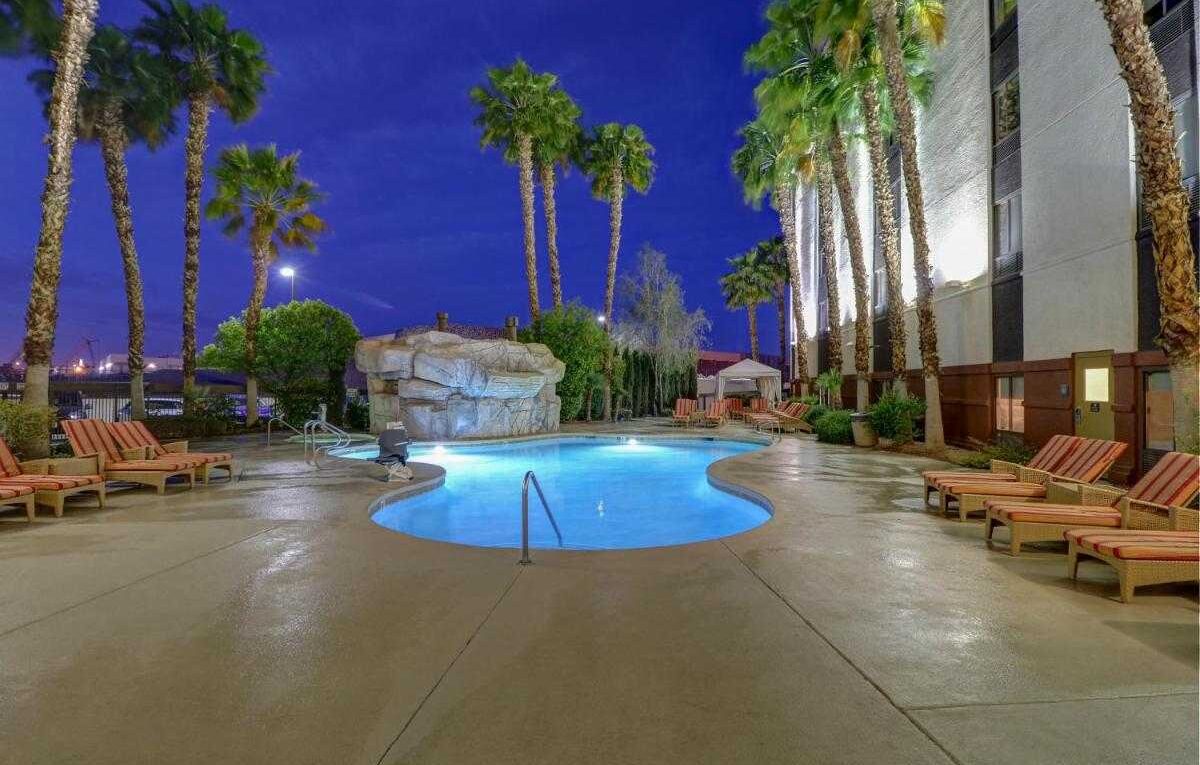 Indoor Pool Hotels In Las Vegas